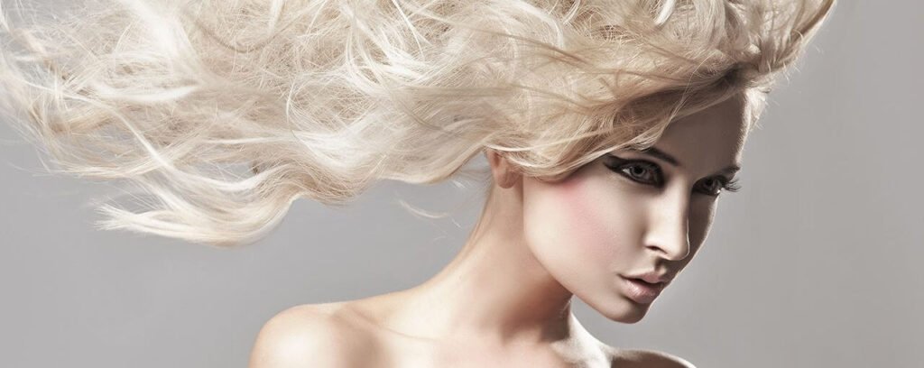 Retour au naturel : réussir la transition de ses cheveux
