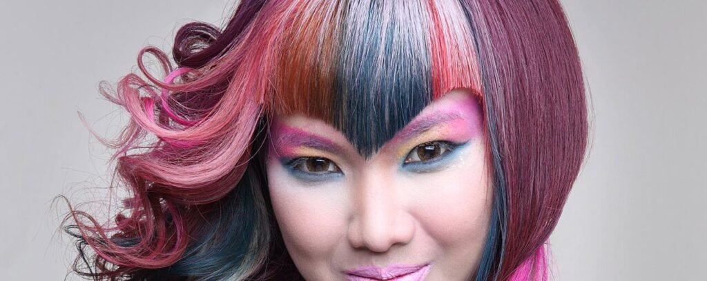 Couleurs arc-en-ciel : la tendance qui s’invite en hiver